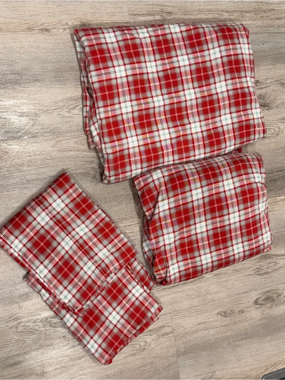 Charter Club Red/White/Green Plaid Holiday 100% Cotton Queen Sheet Set